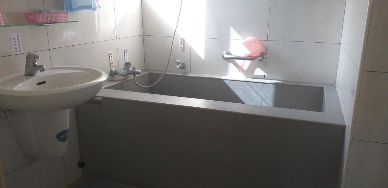 Jin Ge Hot Spring Hotel Csiaohszi Kültér fotó
